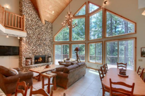 Rivercrest Lodge with Hot Tub, Pool Table, Firepit